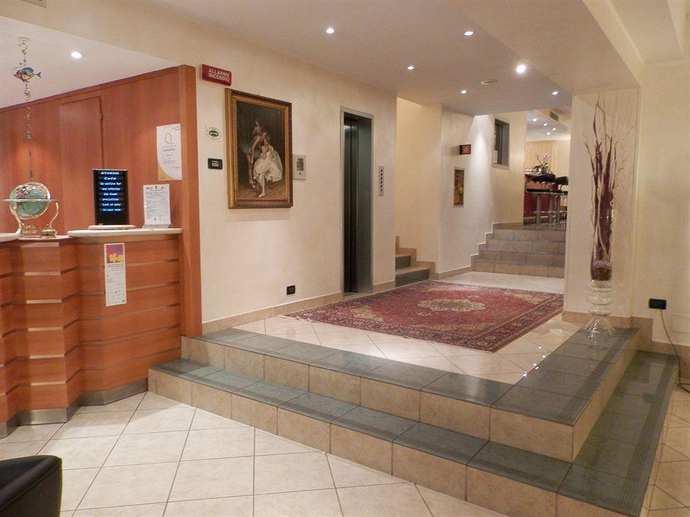 Augustus Hotel Biella Buitenkant foto