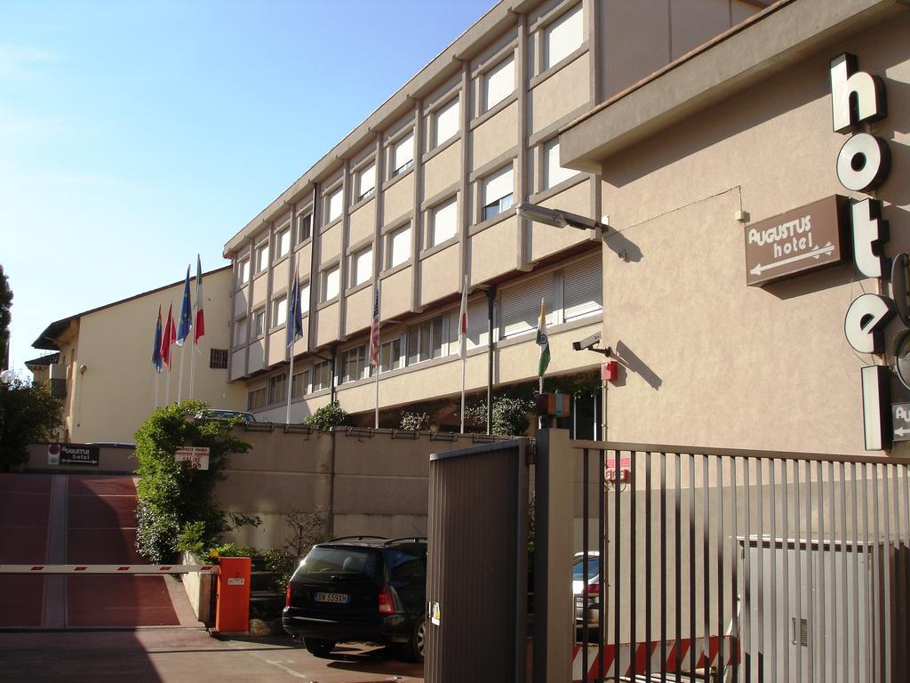Augustus Hotel Biella Buitenkant foto