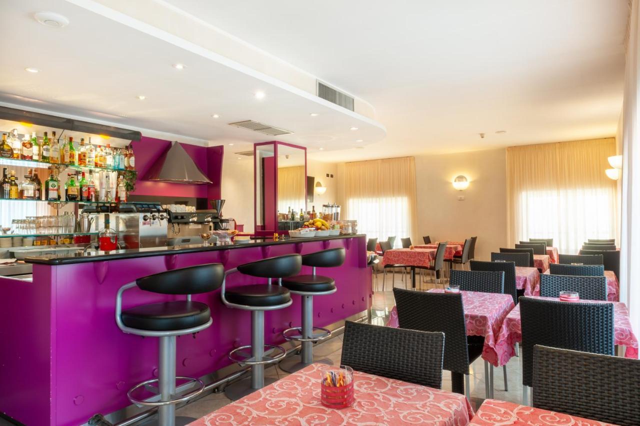 Augustus Hotel Biella Buitenkant foto